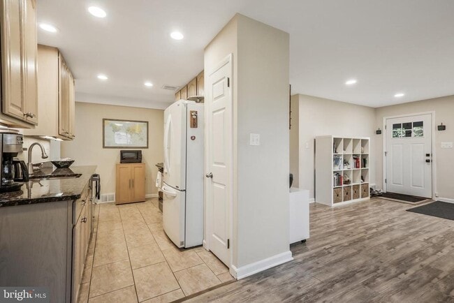 Photo - 7011 Kenfig Pl