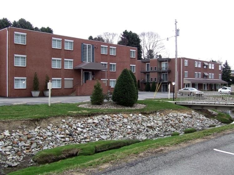 Photo - Laurel Village Apartments