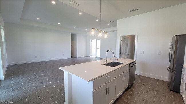 Photo - 424 SW 28th Ave