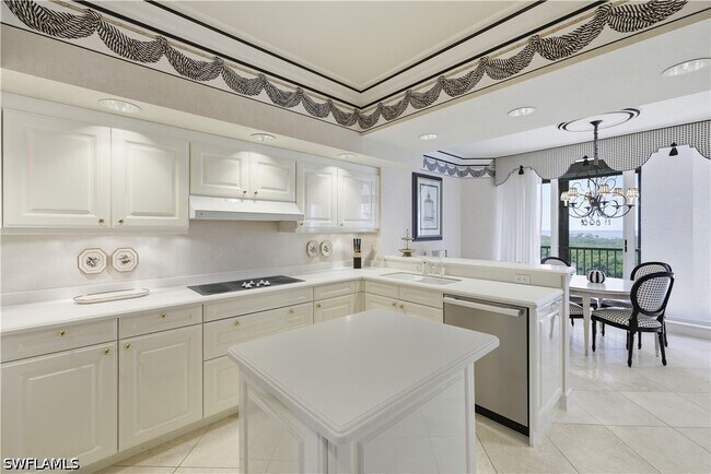 Photo - 8990 Bay Colony Dr Unidad 901