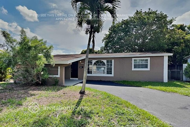 Building Photo - 2401 Jamaica Dr