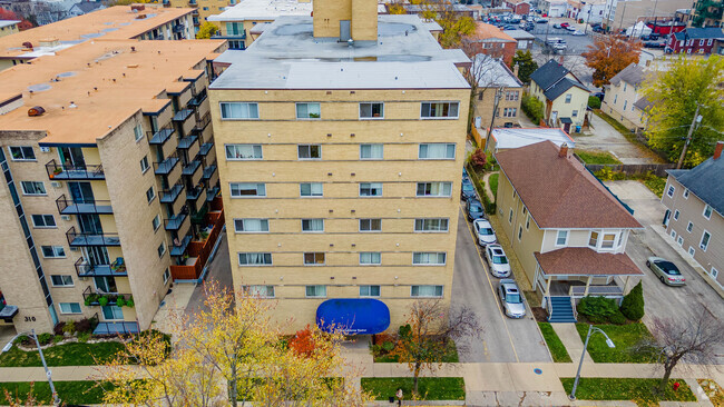 Building Photo - 314 Lathrop Ave Unit 404 Rental