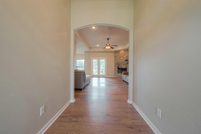 Photo - 14403 Vlasta St
