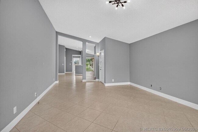 9220A Vineland Ct