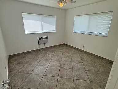 Photo - 4956 Viceroy St