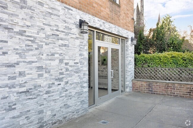 Building Photo - 83-36 Beverly Rd Unit 3D Rental