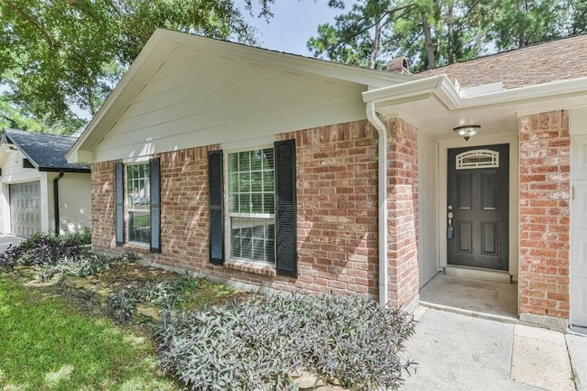 Photo - 9719 Halkirk St