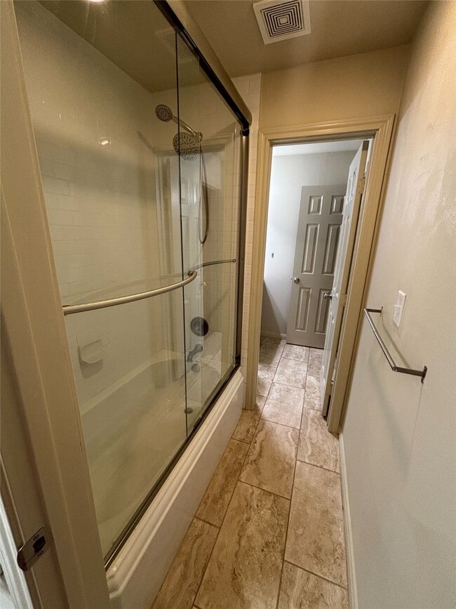 Photo - 7600 Emmett F Lowry Expy Unidad 404