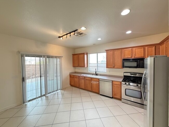 Photo - Carry Over Showing: This property has been shown before and will be rented to the first most qual...