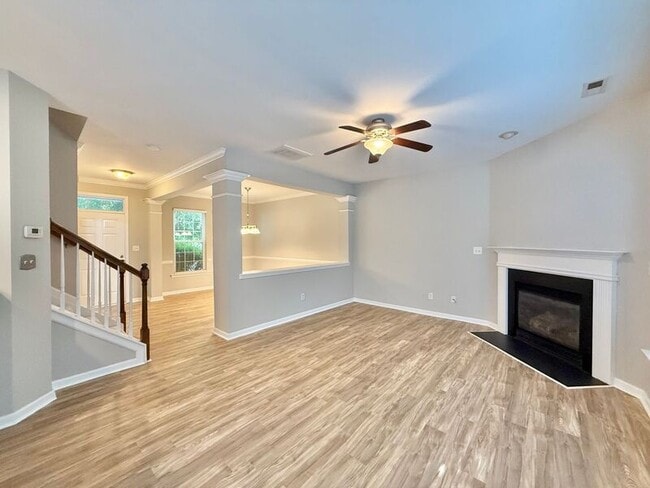 Photo - 2113 Trefoil Ln