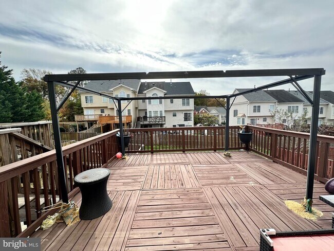 Photo - 105 Galway Ln