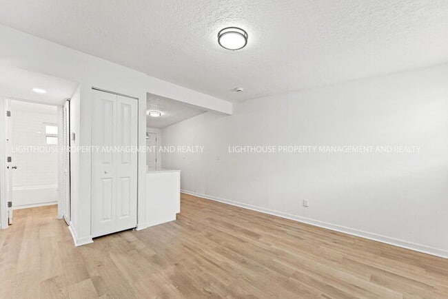 Photo - Comfortable Living and Style!