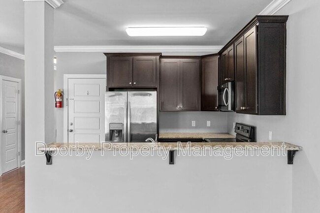 Photo - 721 Ladd Ave