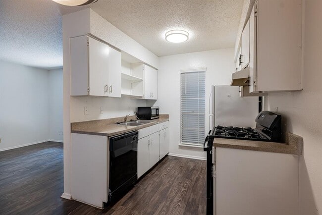 Photo - 3121 Speedway St Unit 106