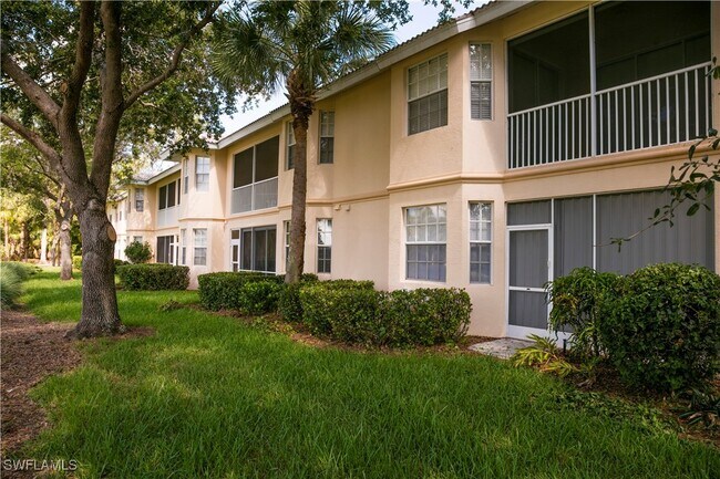 Building Photo - 3964 Bishopwood Ct E Unit 1-202