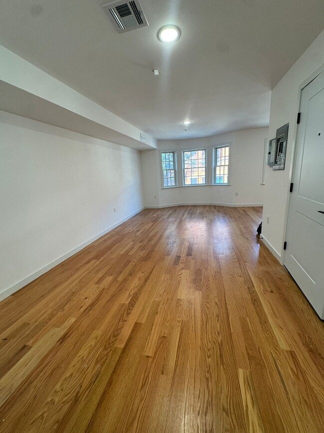 Photo - 52 James St Unit 2