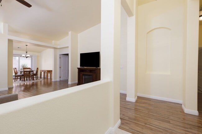 Photo - Beautiful 2-Bedroom Townhome in Sunset Green!