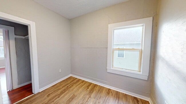 Photo - 3344 Seymour Ave