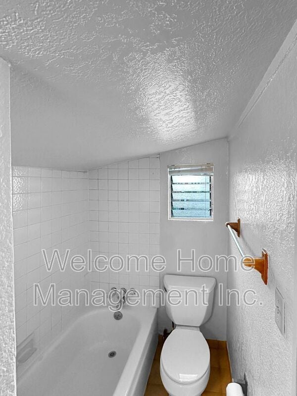 Photo - 4690 Augustine St