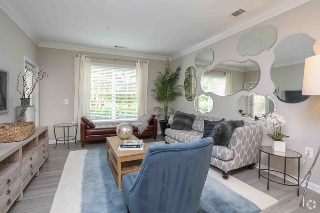 2BR, 2BA - 1,059 SF