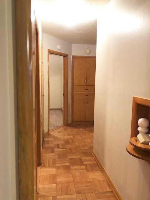 Photo - 3 Bed/1 Bath Mid-Century Ranch minutes from Midwest City High School - Refrigerator Included