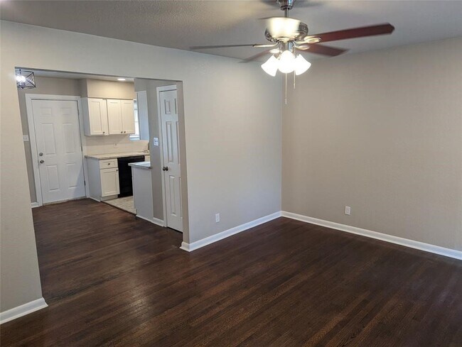 Photo - 5622 Elmlawn Dr