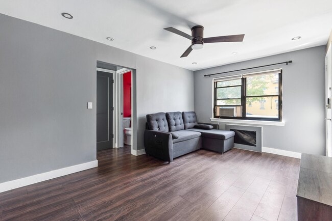 Photo - 99 W 2nd St Unit 103