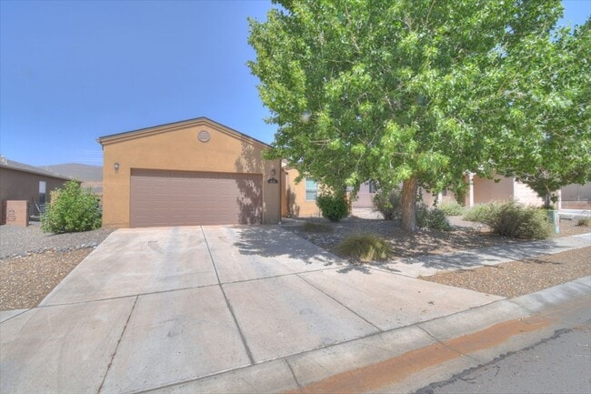 Building Photo - 1820 Camino Rustica SW