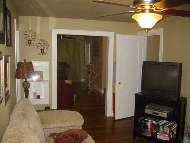 Photo - 4612 Bennett Ave Unit A