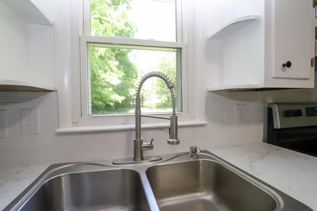 Photo - 105 SE Tattershall Way