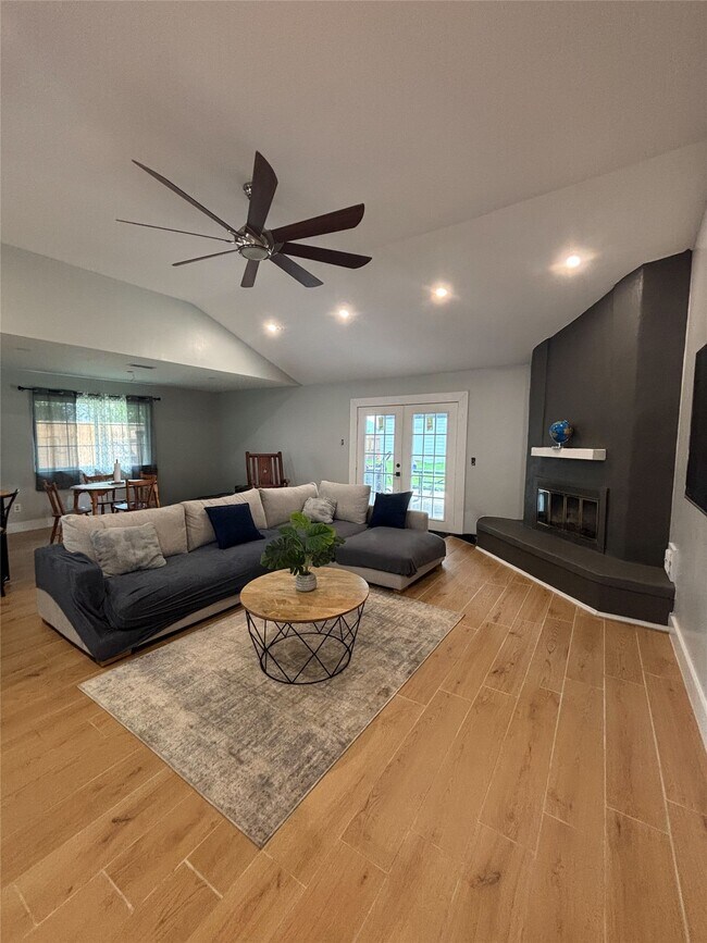 Photo - 6803 Marta Dr