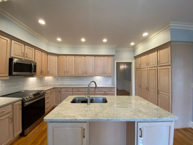 Photo - 330 Coventry Park Ln