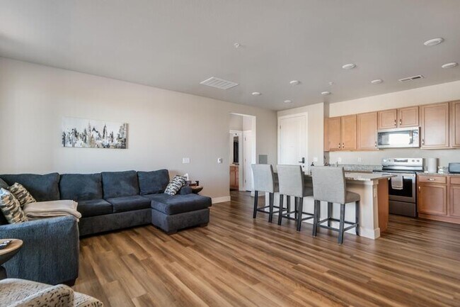 Photo - 981 S Sable Blvd