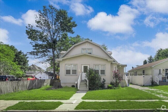 Building Photo - 545 Nassau Ave Rental