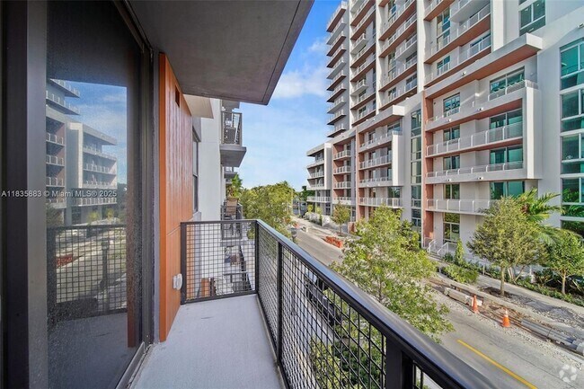Building Photo - 555 NE 8th St Unit 207 Rental