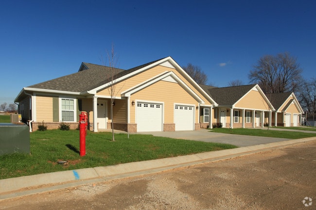 The Village at Hamilton Pointe - The Village at Hamilton Pointe Apartments