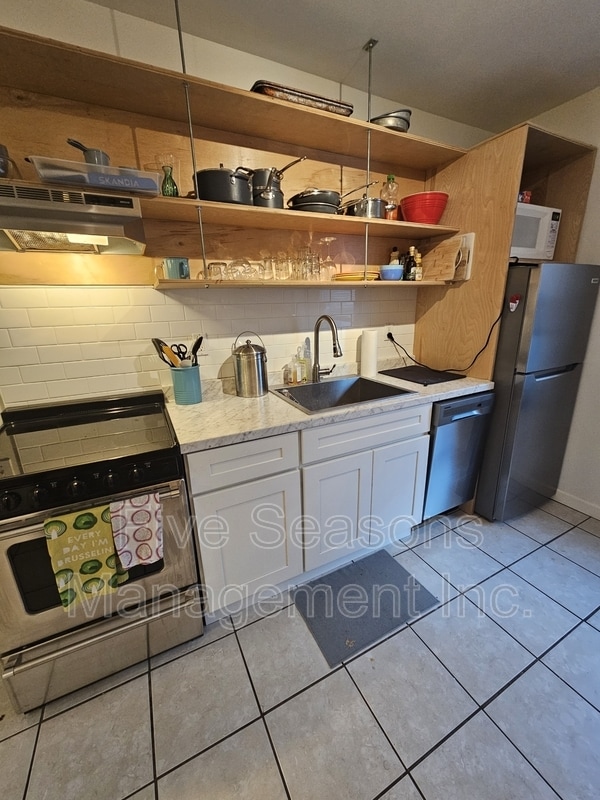 Photo - 22-24 Hayward Street - 4 (second floor rear)