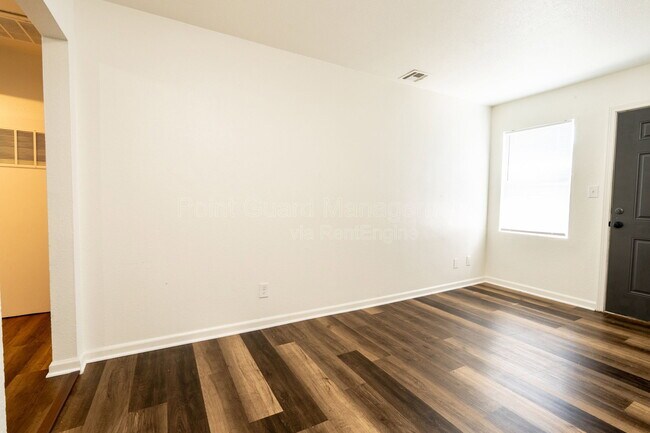 Photo - 1318 N Piatt Ave Unit Apt B