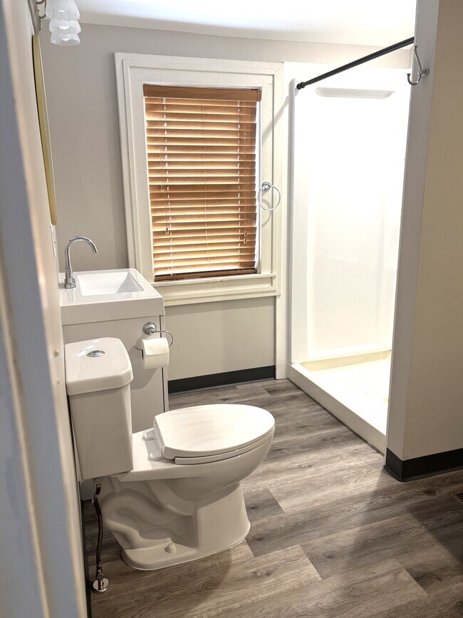 Photo - 218 N 3rd St