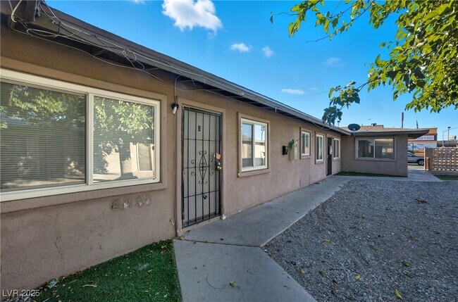 Photo - 2505 Cedar Ave