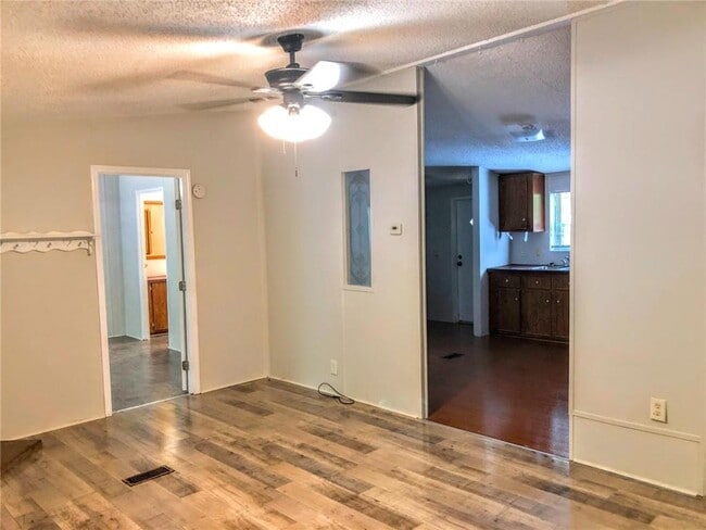 Photo - 584 Mountain Ridge Dr