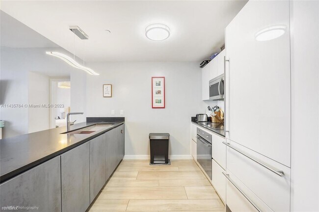 Photo - 2 br, 3 bath Condo - 1010 Brickell Ave Uni... Unit 4004