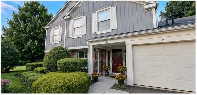 Building Photo - 1671 Grosvenor Cir