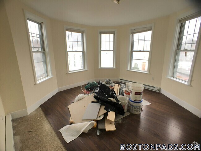 Building Photo - 739 Parker St Rental