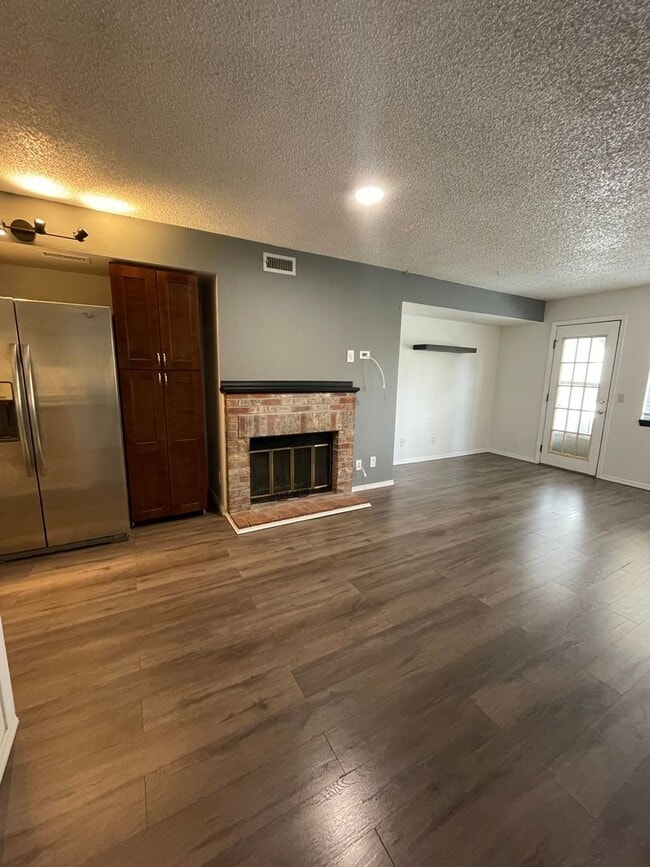 Photo - 4981 Garrison St