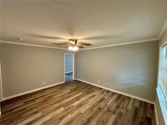 Photo - 466 Pinehill Dr