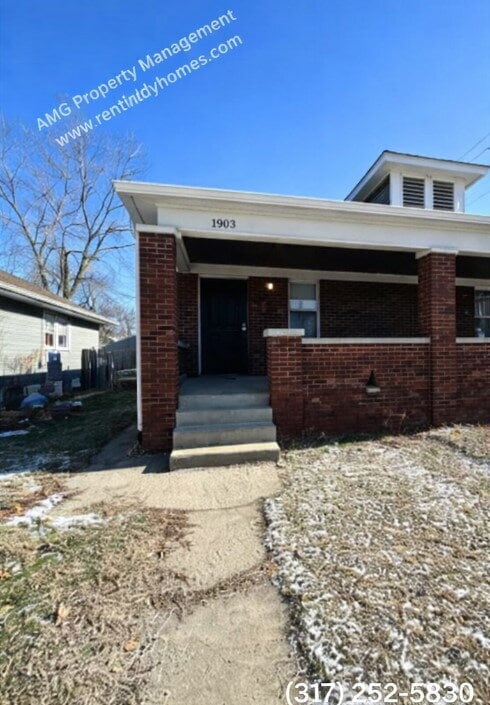 Building Photo - CENTER TOWNSHIP! *** SECTION 8 ***