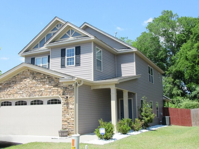 Building Photo - 2655 Old Field Rd Rental