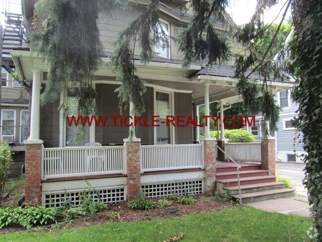 Building Photo - 174 N Goodman St Unit Apt 5