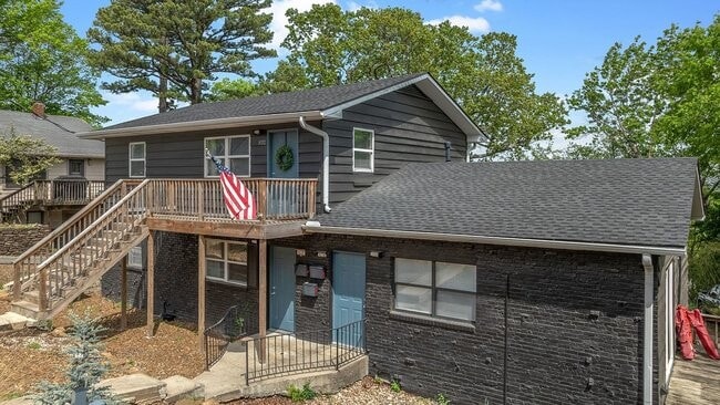 Photo - 830 W Caraway St